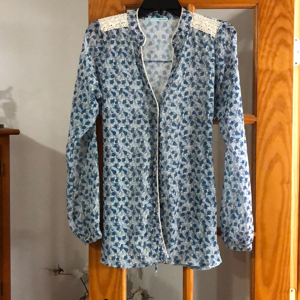 Maurices - Size M - Tie Back Blouse